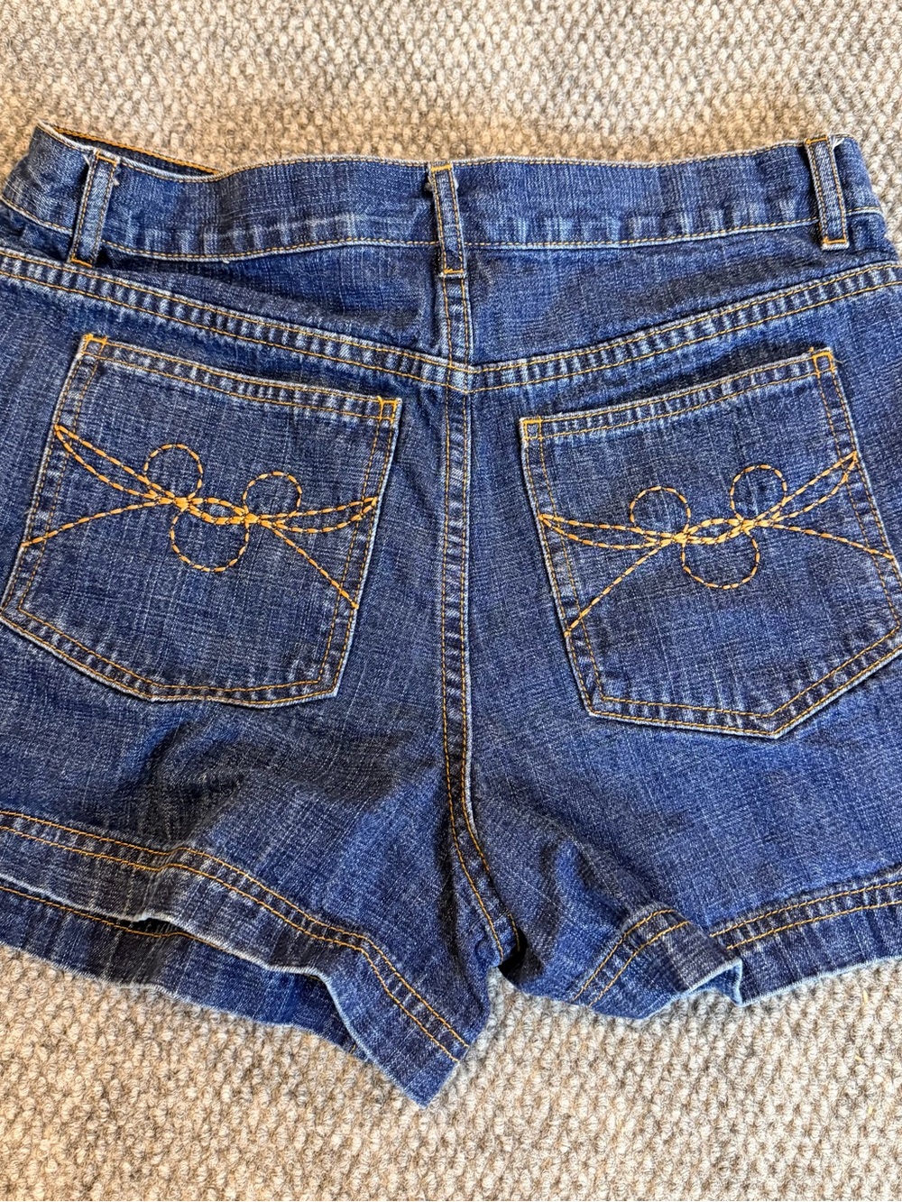 Walt Disney World Women’s High Rise Denim Jean Shorts Size 8 Dark Wash Mickey - Picture 7 of 12